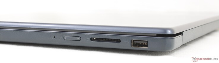 A la derecha: OneKey Recovery, botón de encendido, lector de tarjetas SD, USB-A (5 Gbps)
