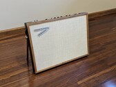 El modelo Twenty Two de ET PRO es la primera caja acústica para guitarra con altavoz activo y panel plano del mundo. (Fuente: ET PRO)