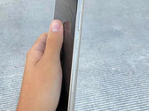 Un supuesto vistazo al nuevo diseño de marco y pantalla de Samsung. (Fuente de la imagen: @DavidMa05368498)