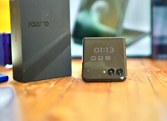 El Motorola Razr+ 2026 (Razr 70 Plus) presenta algunas carencias en determinados aspectos, pero sigue transmitiendo una sensación de alta calidad.