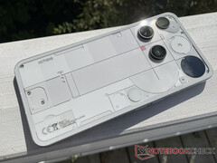 El cofundador de Nada ha ofrecido una explicación al respecto. En la imagen: la parte trasera del teléfono (3). (Fuente de la imagen: Notebookcheck)