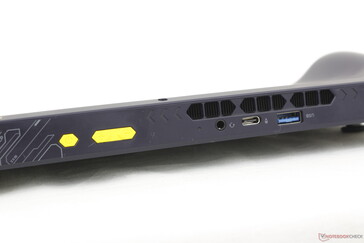 Parte superior: botón de encendido, botones de volumen, auriculares de 3,5 mm, USB-C 4, USB-A 3.0