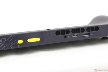 Parte superior: botón de encendido, botones de volumen, auriculares de 3,5 mm, USB-C 4, USB-A 3.0