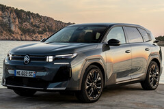 Amplia gama de sistemas de propulsión: el nuevo Citroën C5 Aircross está disponible en versión totalmente eléctrica (BEV), híbrida enchufable (PHEV) e híbrida convencional.
