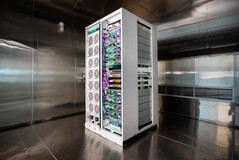 Microsoft ha diseñado bastidores a medida para el Maia 100 con radiadores de refrigeración líquida. (Fuente de la imagen: Microsoft)