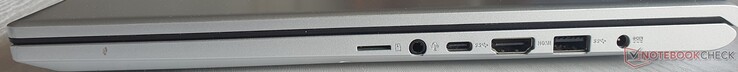 Derecha: lector de tarjetas µSD, puerto de audio, USB-C 3.2 (Gen 1), HDMI 1.4, USB-A 3.2 (Gen 1), conexión de alimentación