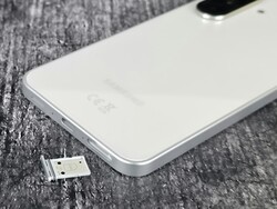 La ranura para tarjetas del Galaxy A36 5G