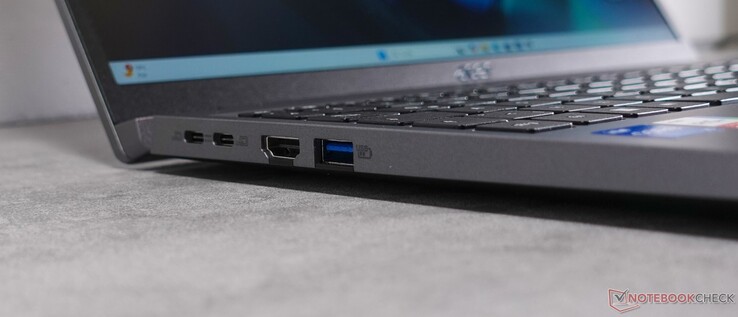 2 x USB-C con DP y PD; HDMI; USB-A 3.2 Gen 1