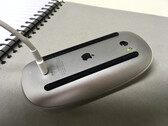 Apple aparentemente se ha alejado de los diseños innegablemente poco prácticos desde que Jony Ive ha dejado la compañía (Imagen: Matt Komarnicki / StackExchange)