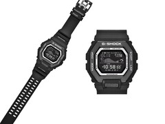 El Casio G-Shock GBX100SFJ-1 presenta un elegante diseño totalmente negro y una pantalla negativa de alto contraste.