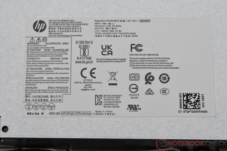 fuente de alimentación interna (12 V, 24,8 A)