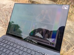 Análisis del portátil Asus Zenbook 14 UM3402Y: Nuevo nombre Ryzen 7 7730U,  viejo rendimiento Zen 3 -  Analisis