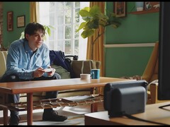 Base de Nintendo Switch 2 conectada al televisor (Fuente de la imagen: Nintendo of America YouTube)