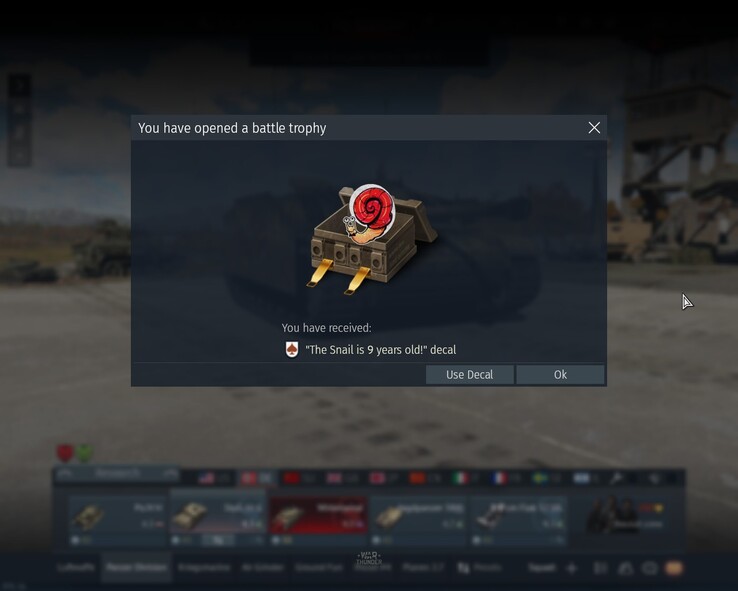Calcomanía del 9º aniversario de War Thunder (Fuente: Propia)