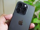Los iPhone 15 Pro y Pro Max de Apple son significativamente más populares que los modelos base más baratos. (Imagen: nitin v)