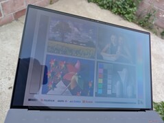 Al aire libre bajo un nublado brillante
