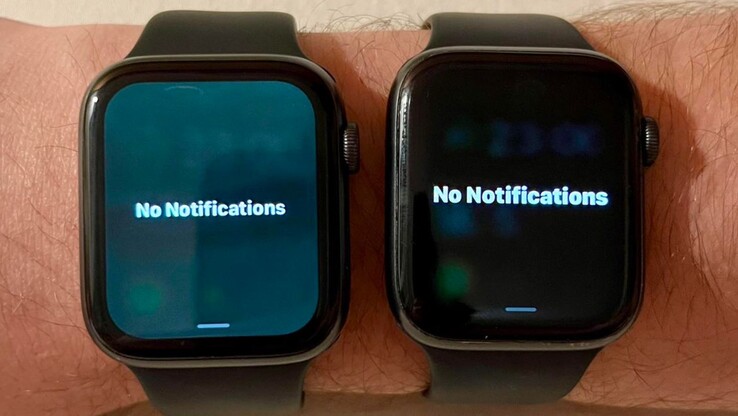 watchOS 9.5 funcionando en el Apple Watch izquierdo. (Fuente de la imagen: u/whosyourdaddy)