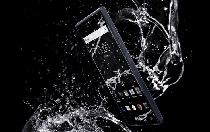 El caso de BlackBerry Motion es resistente al agua IP67