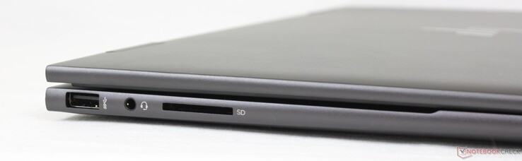 Izquierda: USB-A (10 Gbps), auriculares de 3,5 mm, lector de tarjetas SD