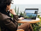 Apple y Amazon podría estar desarrollando un competidor del MateBook Fold que aparece en la imagen (Fuente de la imagen: Huawei)