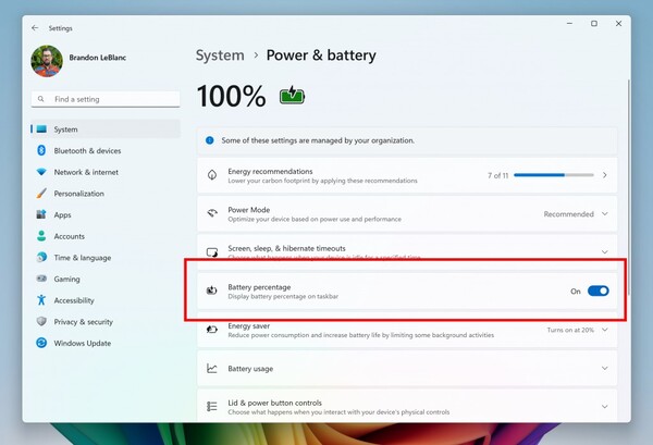 La última Build Insider de Windows 11 añade soporte para mostrar el porcentaje de batería en la barra de tareas. (Fuente de la imagen: Microsoft)