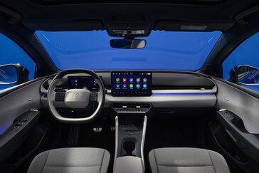 El interior del VW ID Polo está repleto de botones y mandos físicos.