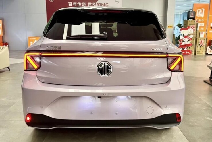 El primer coche eléctrico de masas con batería de estado semisólido ya está en los concesionarios. (Fuente de la imagen: Sohu)