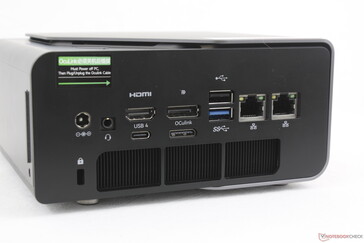 Trasera: Adaptador de CA, bloqueo Kensington, auriculares de 3,5 mm, HDMI 2.1, DisplayPort 1.4, USB-C con DisplayPort + Power Delivery, OcuLink, USB-A 2.0, USB-C 3.2 Gen. 2, 2x RJ-45 (2,5 Gbps)