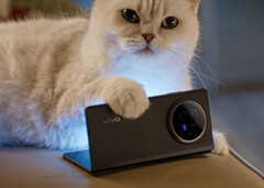 El Vivo X Fold3 Pro se perfila como el smartphone plegable tipo libro más ligero hasta la fecha. (Fuente de la imagen: Vivo)