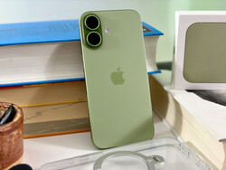 El iPhone 17 es un teléfono compacto muy bueno