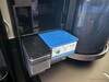 Dos depósitos para productos de limpieza
