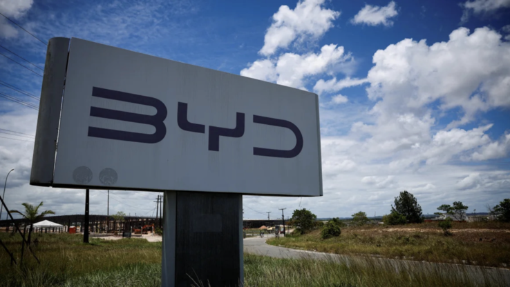 La obra de construcción de la nueva fábrica de vehículos eléctricos de BYD en Camacari, Brasil, fotografiada en noviembre de 2024 (Fuente de la imagen: Adriano Machado/Reuters)