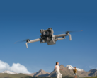 La DJI Mini 5 Pro (en la imagen) cuenta con LiDAR frontal, cámaras ojo de pez, sensores binoculares y un sensor infrarrojo inferior. (Fuente de la imagen:DJI)