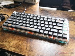 El MelGeek Mojo84 es uno de los teclados mecánicos más silenciosos en los que hemos escrito
