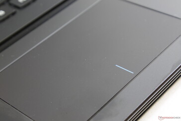La superficie del clickpad es menos propensa a las huellas dactilares que el resto del portátil.