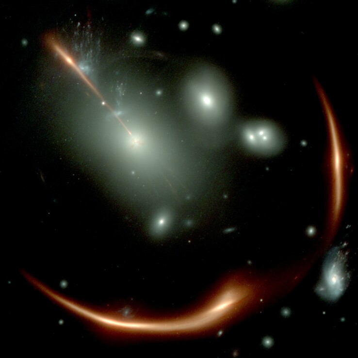 Imagen tomada por el telescopio espacial James Webb que muestra la galaxia distorsionada MRG-M0138.