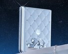 El Motorola Razr 60 Swarovski Limited Edition puede costar más que la versión estándar debido a los cristales. (Fuente de la imagen: Motorola)
