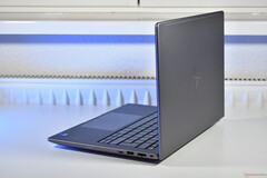 El HP ZBook 8 G1i 14 vuelve a contar con Ethernet (fuente de la imagen: Benjamin Herzig)