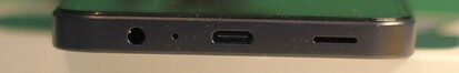 Parte inferior: 3.puerto de audio de 5 mm, micrófono, puerto USB-C, altavoz