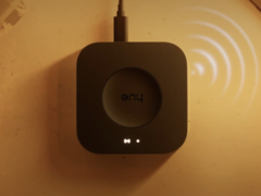 Philips Hue Bridge y Hue Bridge Pro (en la imagen) están recibiendo actualizaciones. (Fuente de la imagen: Philips Hue)