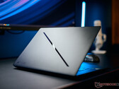 Un jugador delgado impresiona con su portátil RTX 5070 Ti - análisis del Asus ROG Zephyrus G16 2025