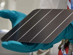 Las células están muy lejos del máximo teórico, pero duran. (Imagen: youtube/Oxford PV)