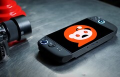 Lenovo Legion Go 2 con el triste logo de Reddit