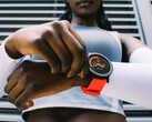 El CMF Watch 3 Pro presenta un llamativo diseño redondo, disponible opcionalmente con una correa naranja. (Fuente de la imagen: Nothing)