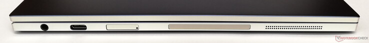 Lado izquierdo: conexión de auriculares de 3,5 mm, 1x USB Tipo-C 3.0 (también sirve como fuente de alimentación), ranura de tarjeta microSD