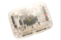 Consola FPGA SuperStation One Transparent Collection con carcasa Frost translúcida.