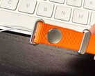 Apple se rumorea que lanzará una inusual correa cruzada para el iPhone 17 (Fuente de la imagen: SonnyDickson)
