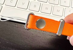 Apple se rumorea que lanzará una inusual correa cruzada para el iPhone 17 (Fuente de la imagen: SonnyDickson)