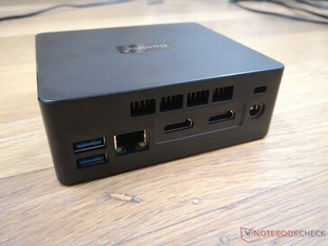 Parte trasera: 2 USB-A 3.0, RJ-45 Gigabit, 2 HDMI 2.0, cierre Kensington, adaptador de CA