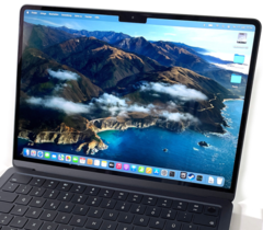 Lo ame o lo odie, el notch es definitivamente polarizante. (Fuente: Notebookcheck)